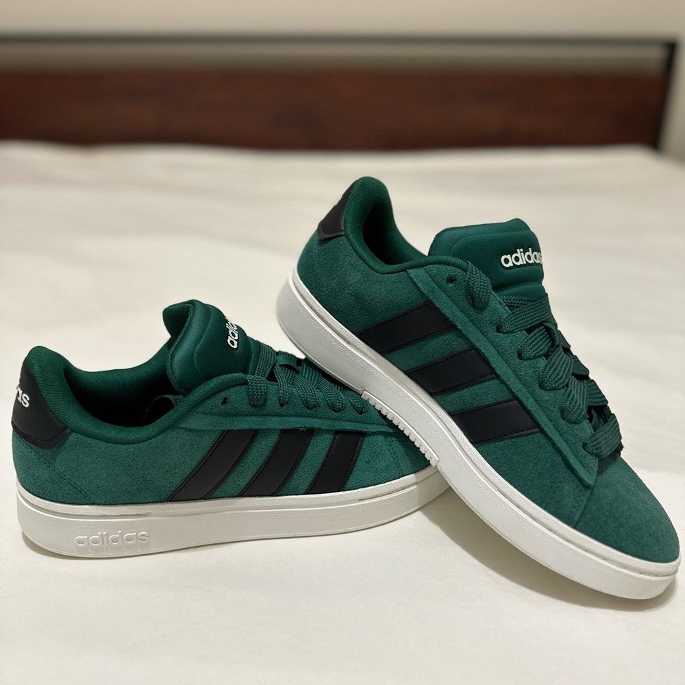 Adidas Men's Grand Court Alphas 00’s green with black accent.